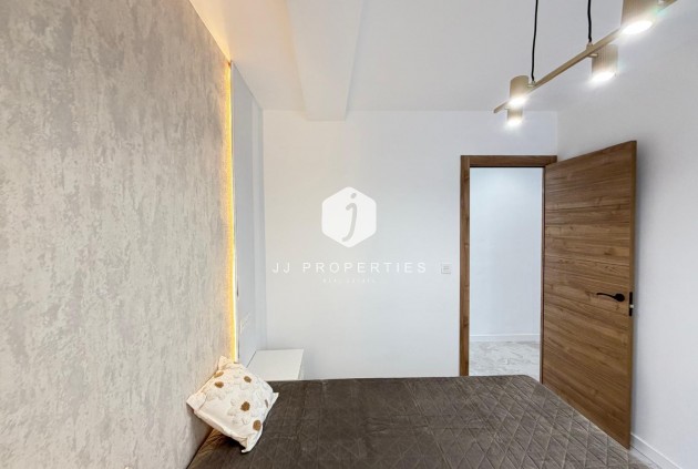 Tweedehands - Penthouse -
Torrevieja - Estacion de autobuses