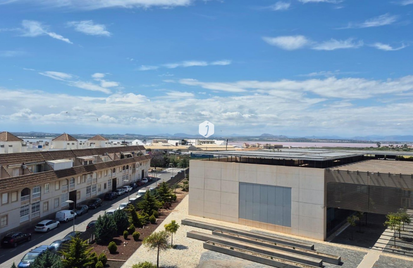 Z drugiej ręki - Mieszkanie w bloku -
Torrevieja - Acequion