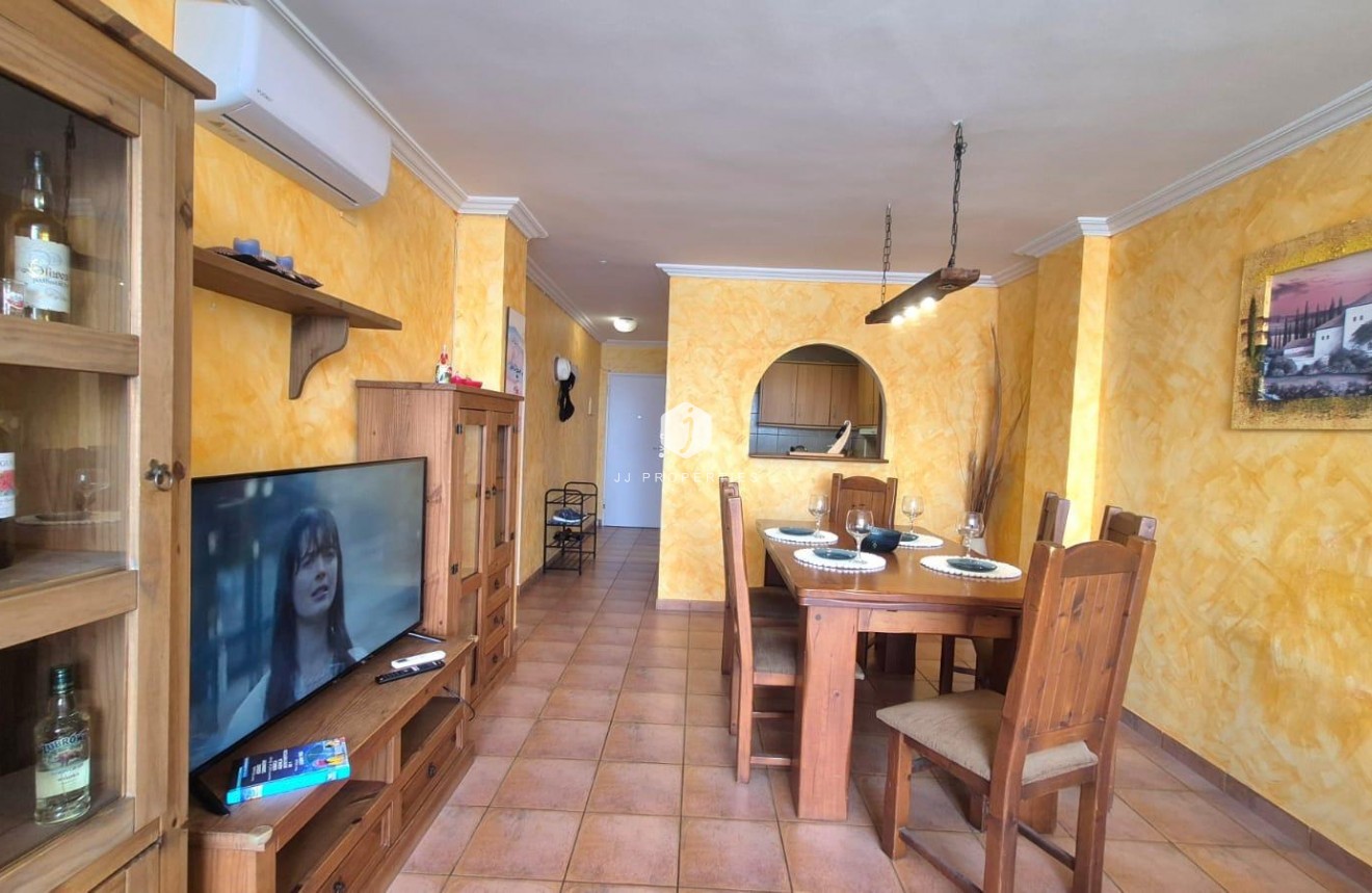 Z drugiej ręki - Mieszkanie w bloku -
Torrevieja - Acequion
