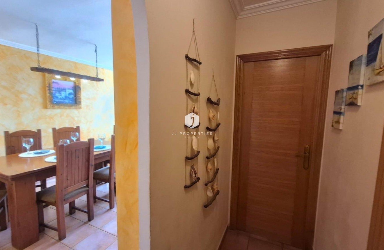 Z drugiej ręki - Mieszkanie w bloku -
Torrevieja - Acequion