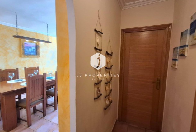 Z drugiej ręki - Mieszkanie w bloku -
Torrevieja - Acequion