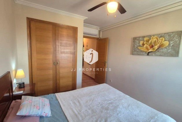 Z drugiej ręki - Mieszkanie w bloku -
Torrevieja - Acequion