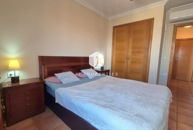 Z drugiej ręki - Mieszkanie w bloku -
Torrevieja - Acequion