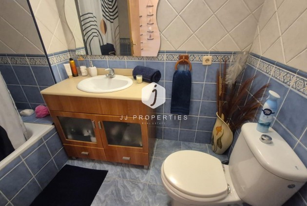 Z drugiej ręki - Mieszkanie w bloku -
Torrevieja - Acequion