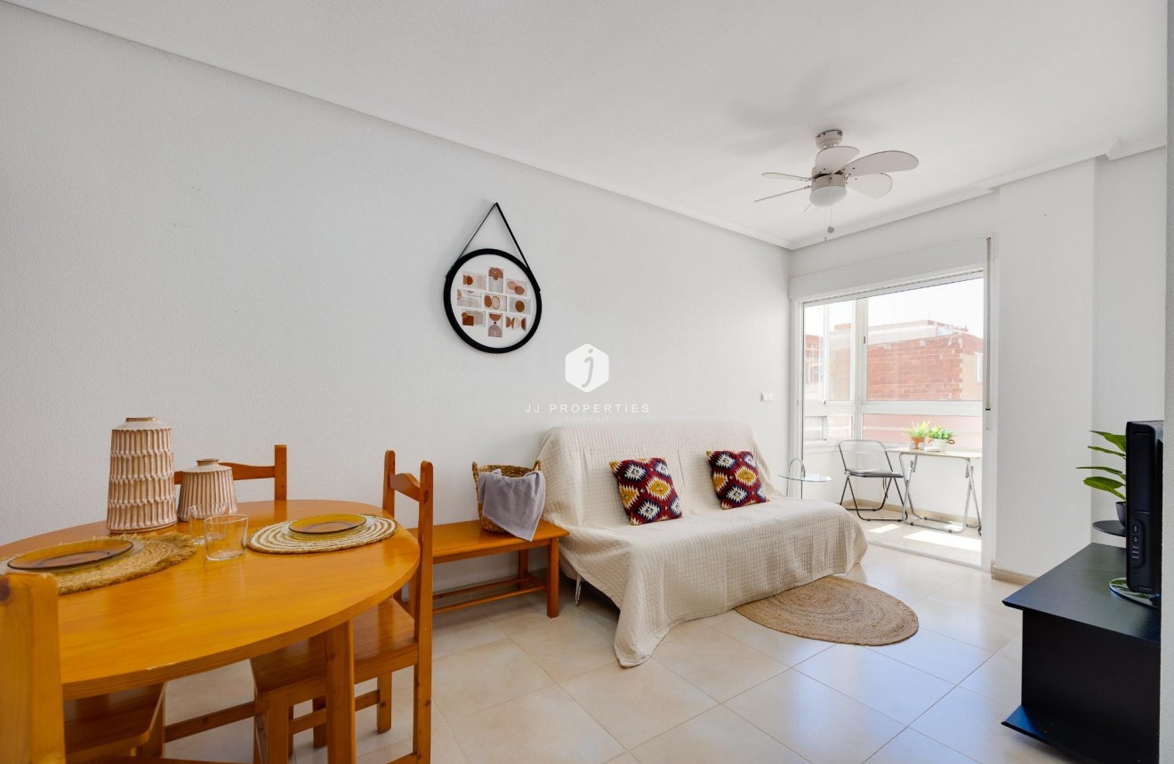 Z drugiej ręki - Daszek -
Torrevieja - Centro
