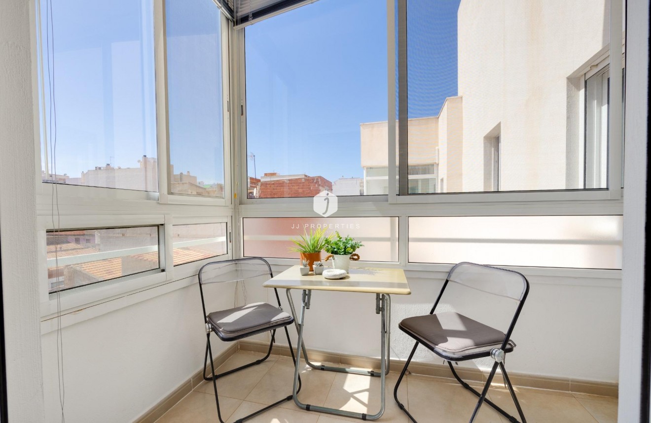 Z drugiej ręki - Daszek -
Torrevieja - Centro