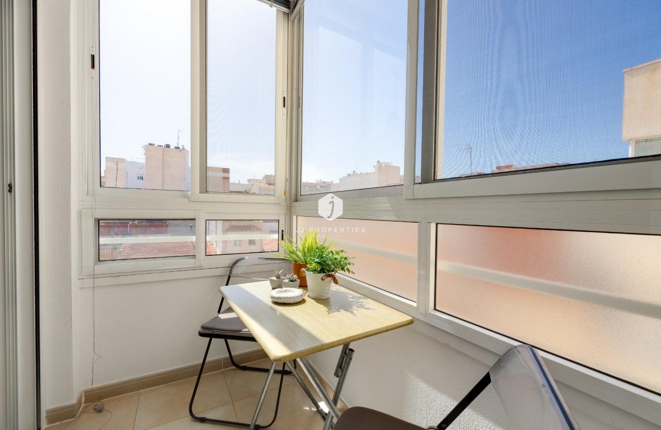 Z drugiej ręki - Daszek -
Torrevieja - Centro