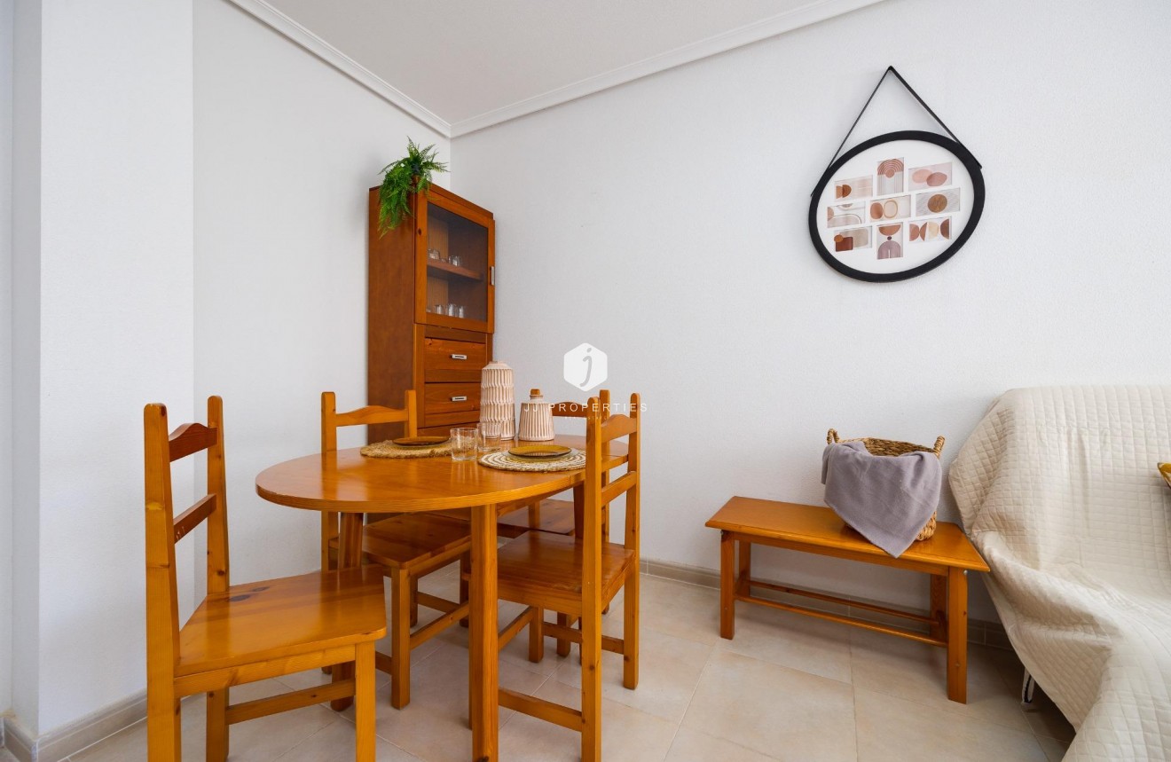 Z drugiej ręki - Daszek -
Torrevieja - Centro