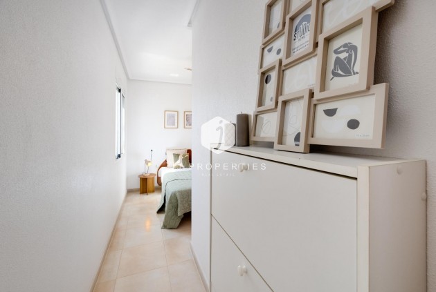 Z drugiej ręki - Daszek -
Torrevieja - Centro