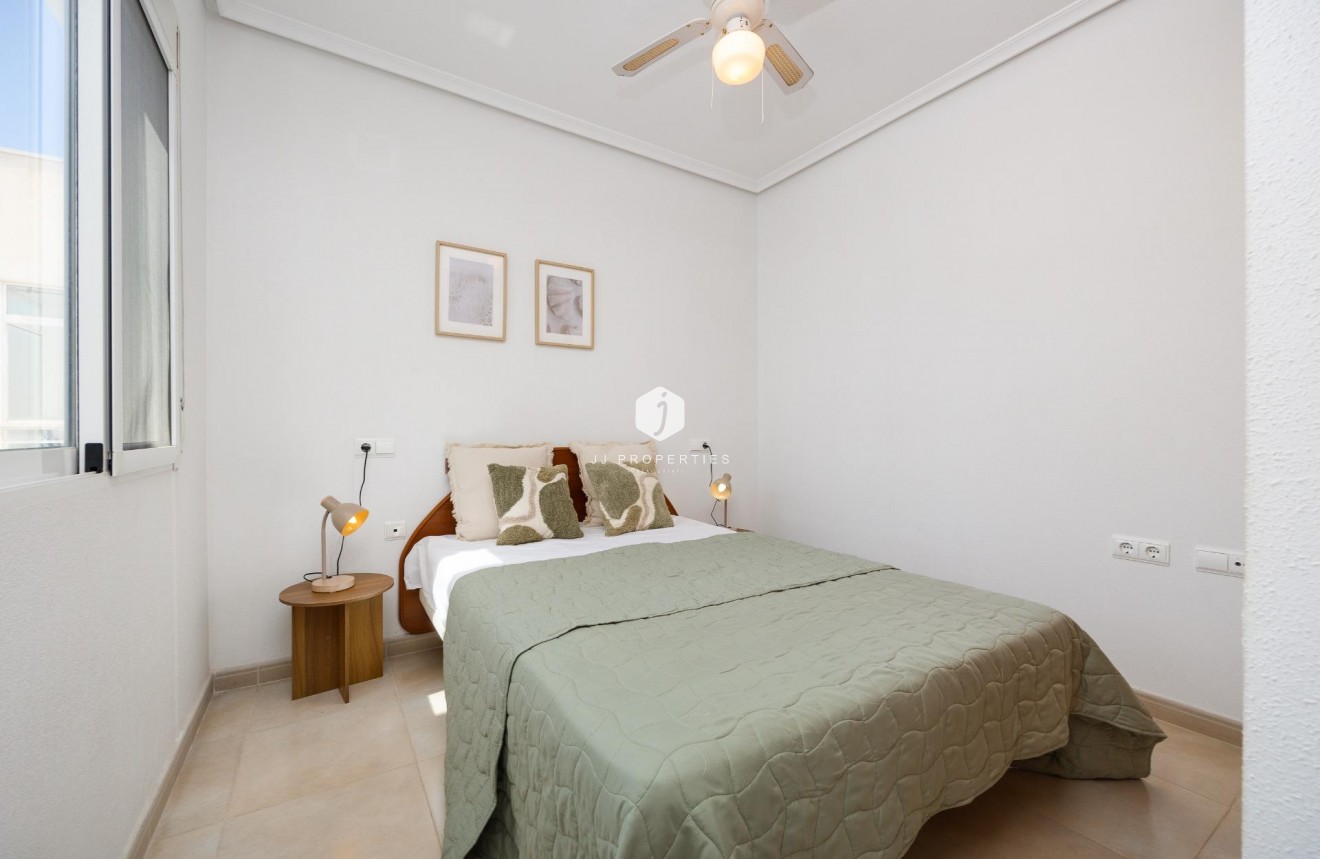 Z drugiej ręki - Daszek -
Torrevieja - Centro
