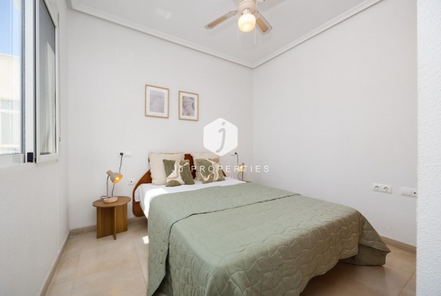 Z drugiej ręki - Daszek -
Torrevieja - Centro