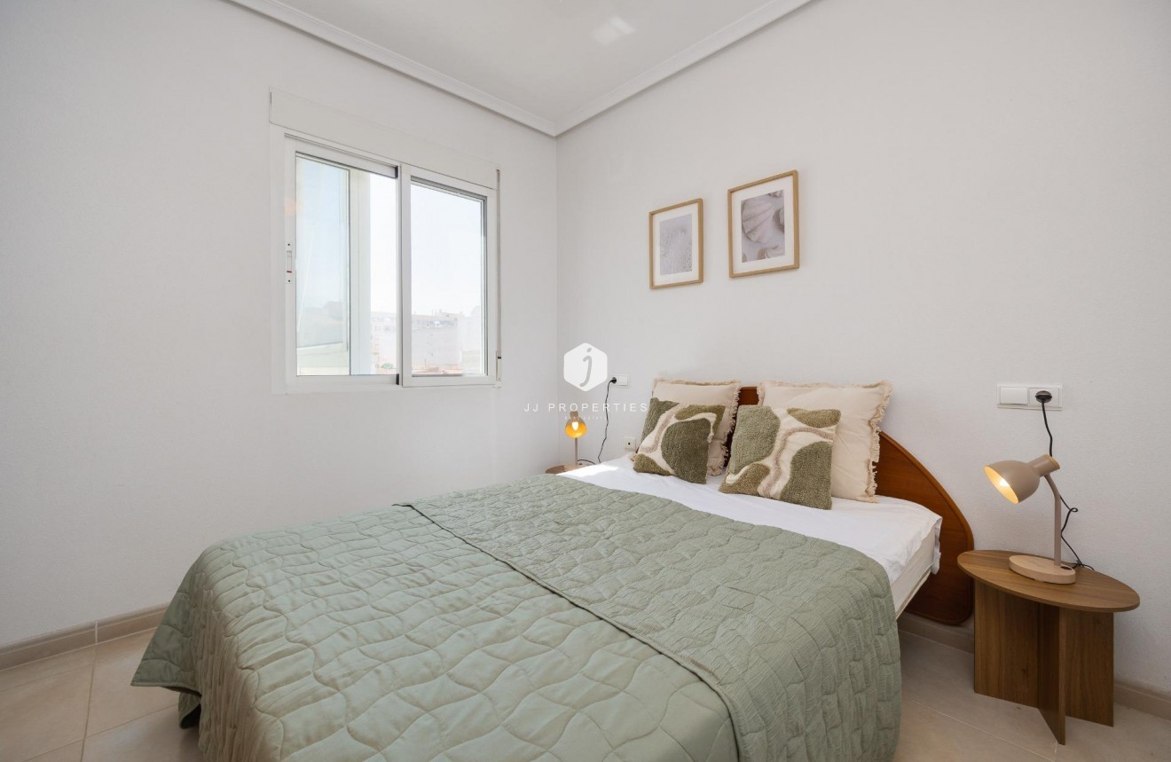 Z drugiej ręki - Daszek -
Torrevieja - Centro