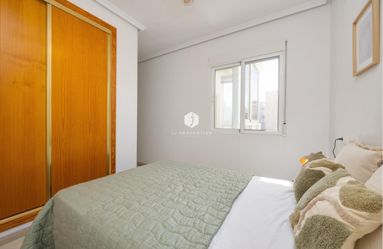 Z drugiej ręki - Daszek -
Torrevieja - Centro