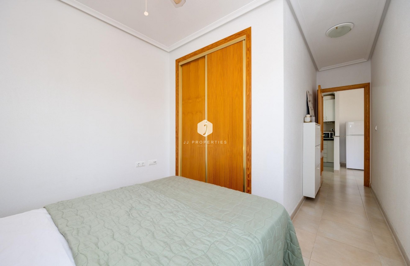Z drugiej ręki - Daszek -
Torrevieja - Centro