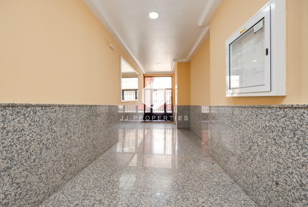 Z drugiej ręki - Daszek -
Torrevieja - Centro