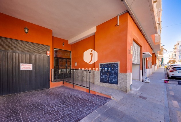 Z drugiej ręki - Daszek -
Torrevieja - Centro