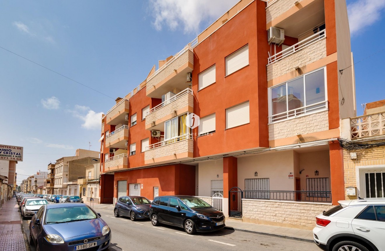 Z drugiej ręki - Daszek -
Torrevieja - Centro