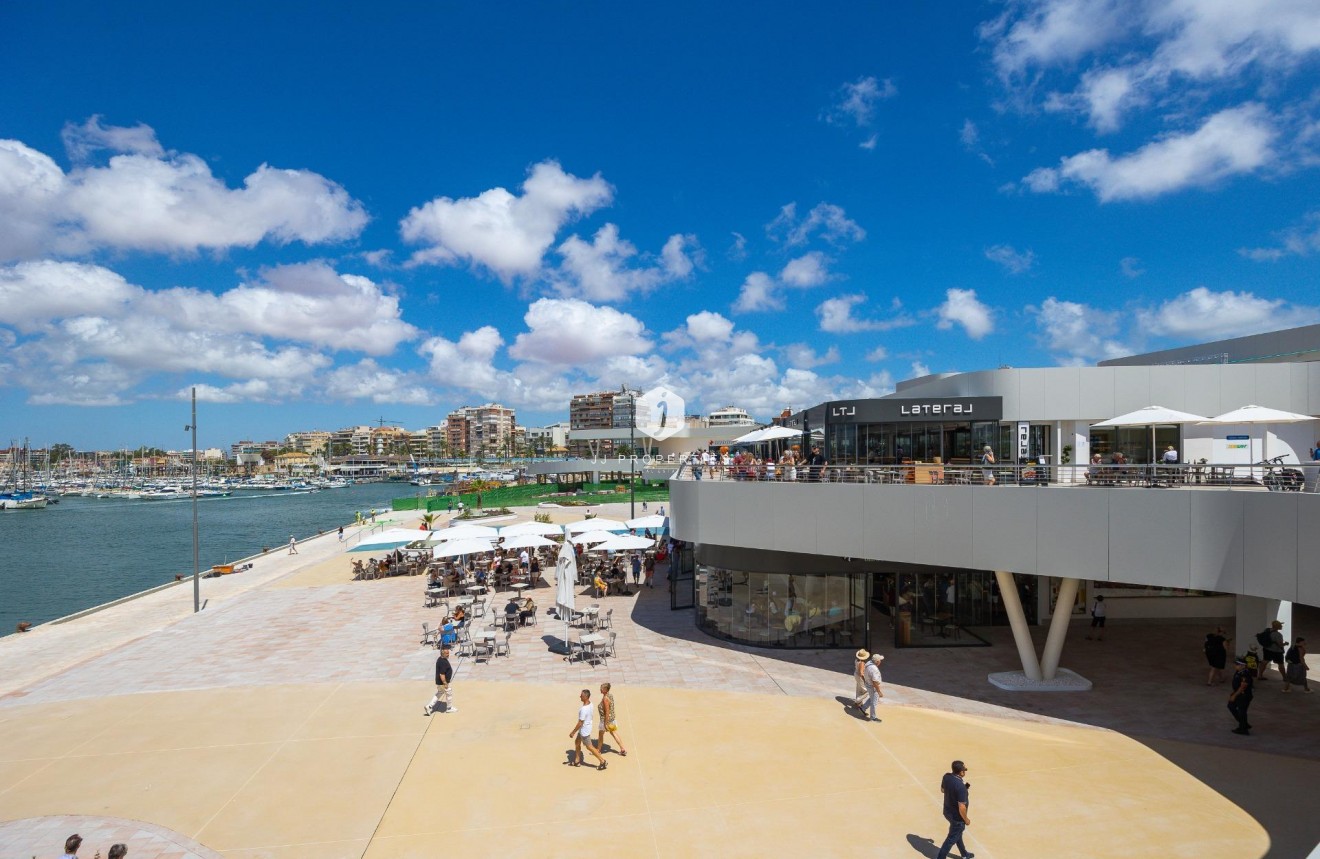 Z drugiej ręki - Daszek -
Torrevieja - Centro