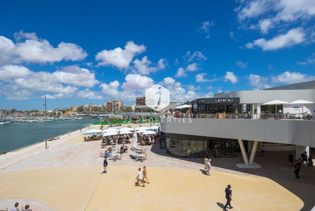 Z drugiej ręki - Daszek -
Torrevieja - Centro
