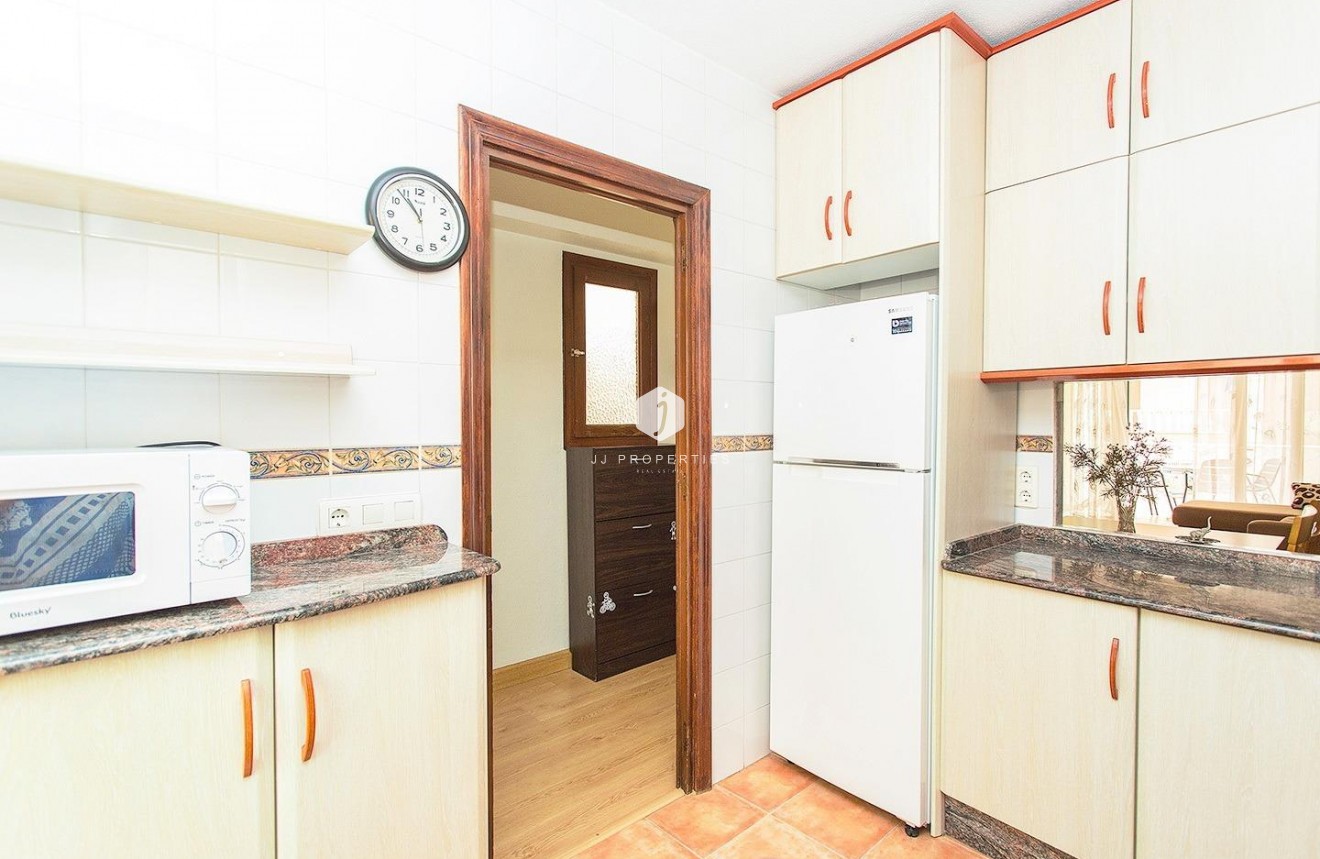 Resale - Apartment / flat -
Torrevieja - Playa del Cura