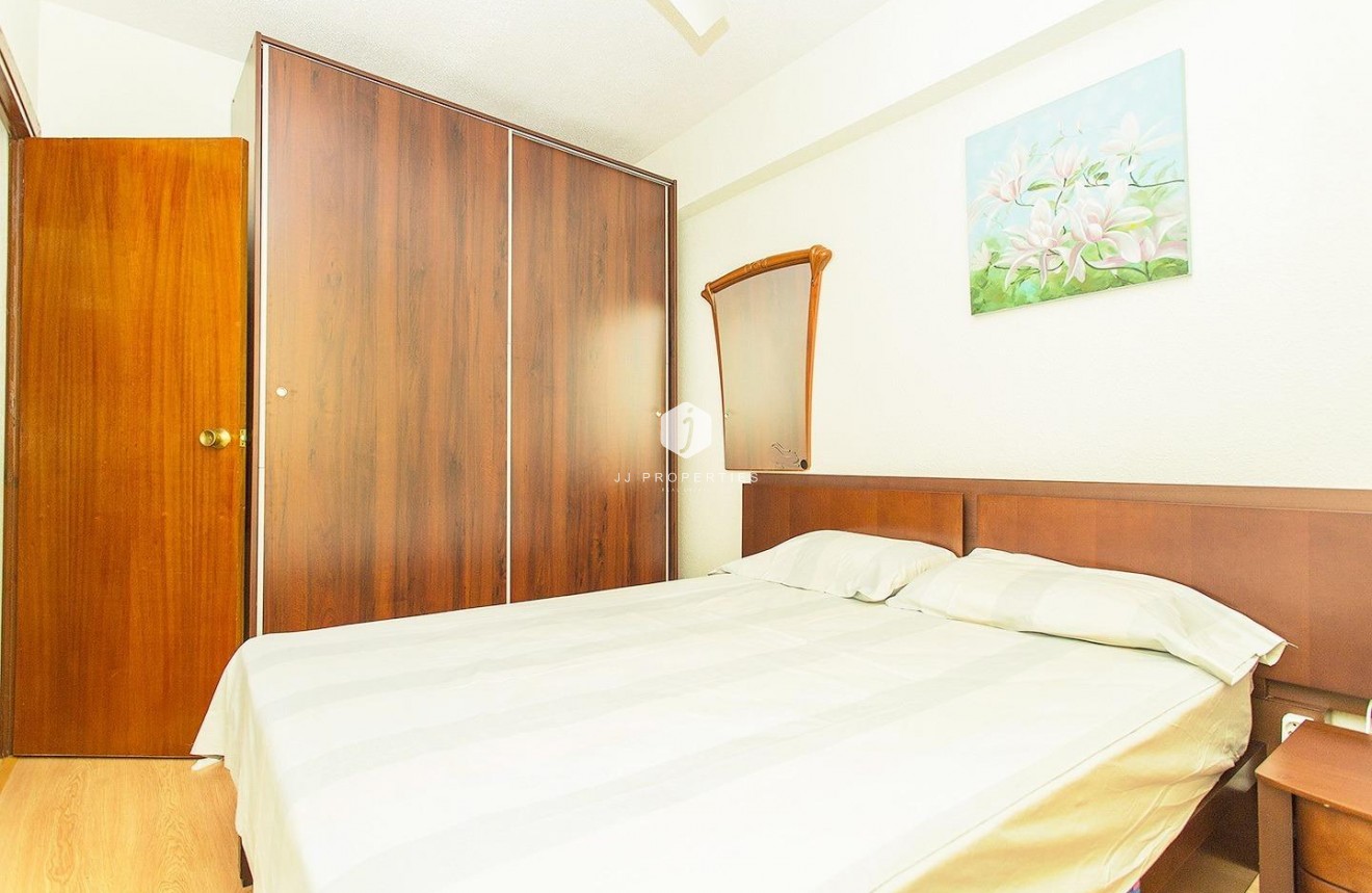 Resale - Apartment / flat -
Torrevieja - Playa del Cura