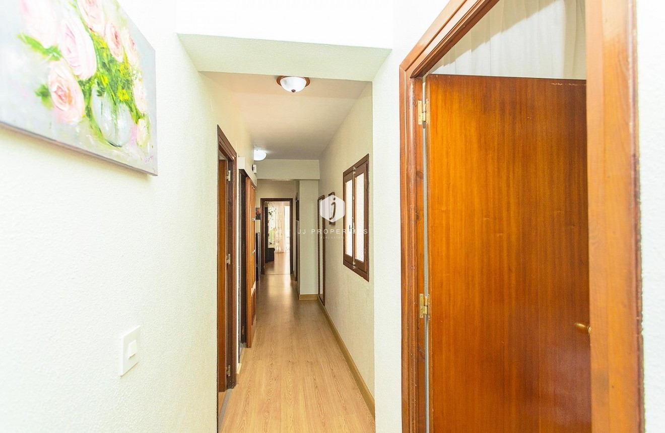 Resale - Apartment / flat -
Torrevieja - Playa del Cura