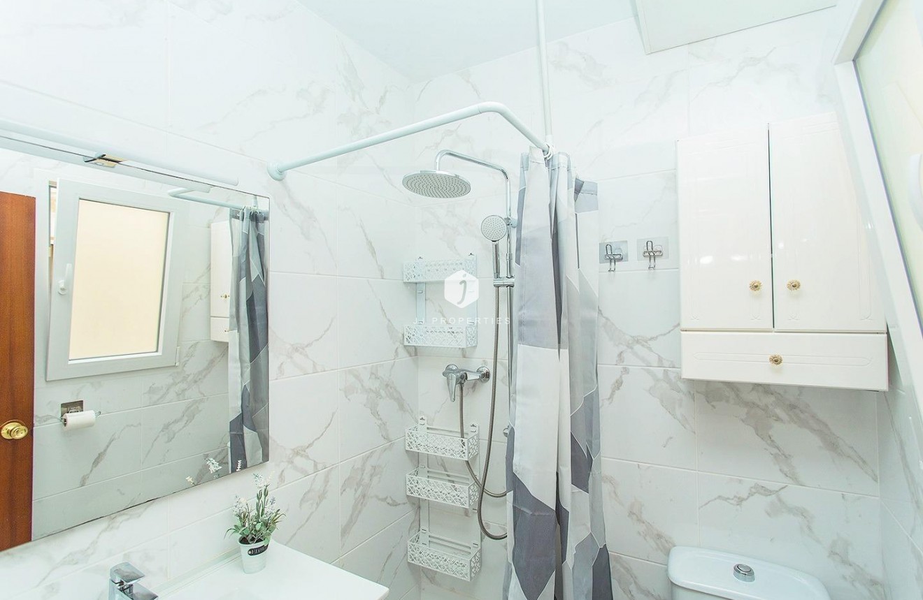 Resale - Apartment / flat -
Torrevieja - Playa del Cura