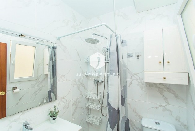 Resale - Apartment / flat -
Torrevieja - Playa del Cura