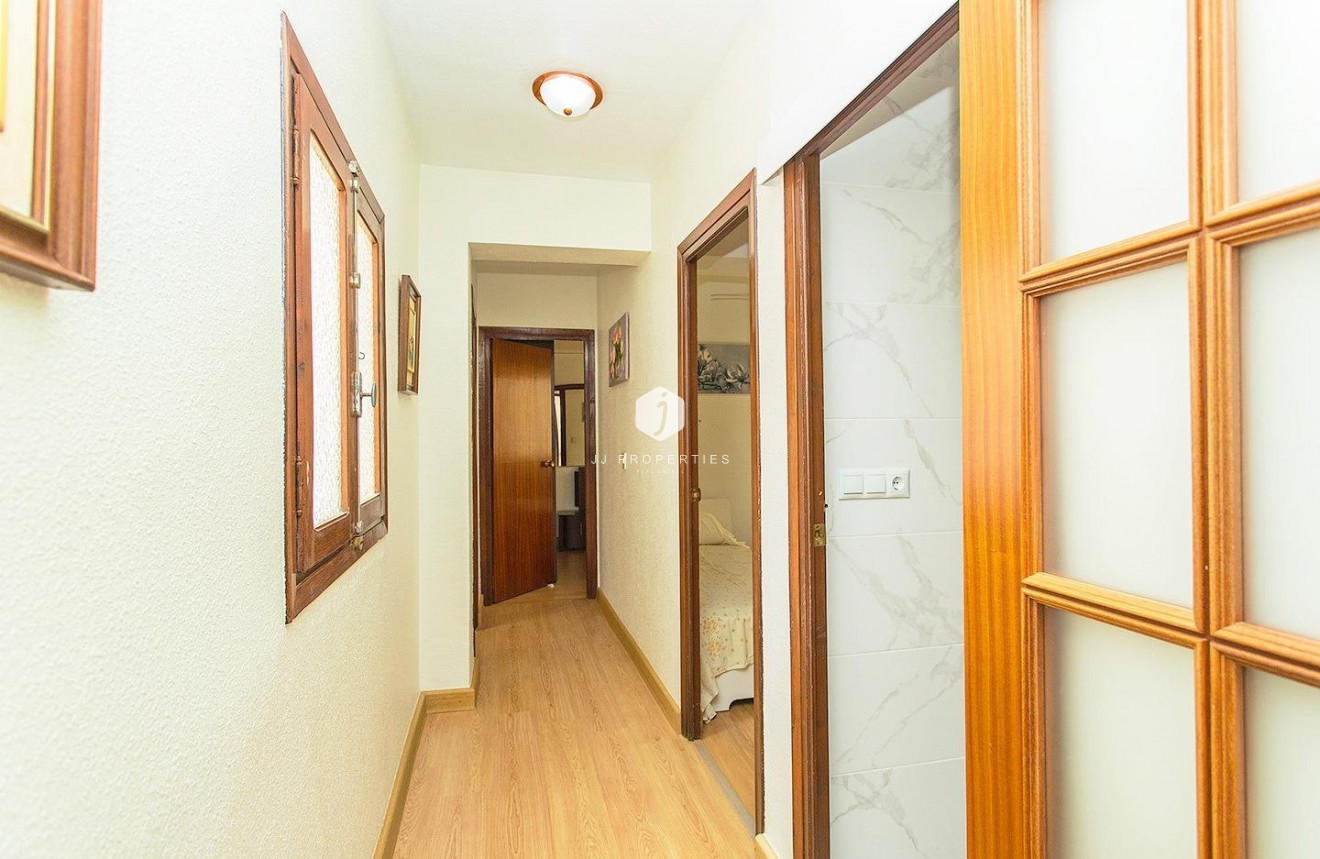 Resale - Apartment / flat -
Torrevieja - Playa del Cura