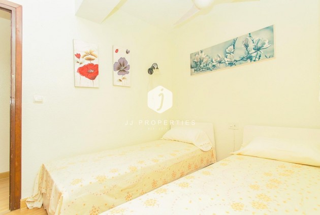 Resale - Apartment / flat -
Torrevieja - Playa del Cura