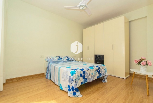 Resale - Apartment / flat -
Torrevieja - Playa del Cura