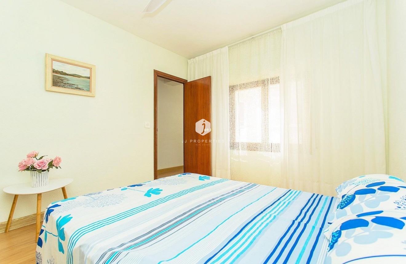 Resale - Apartment / flat -
Torrevieja - Playa del Cura
