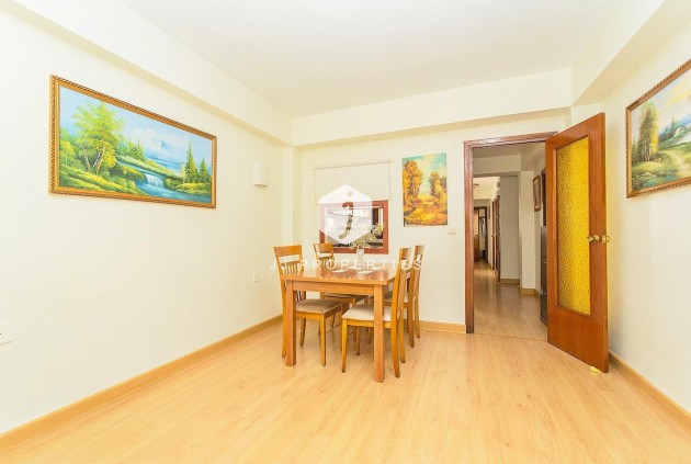 Resale - Apartment / flat -
Torrevieja - Playa del Cura