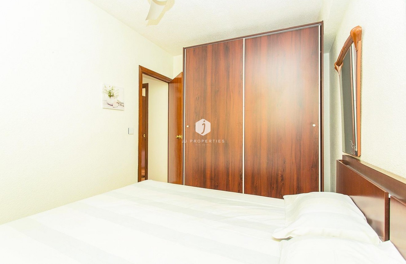 Resale - Apartment / flat -
Torrevieja - Playa del Cura