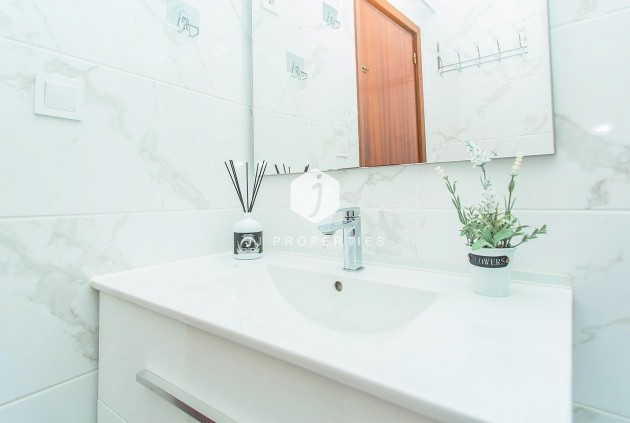 Resale - Apartment / flat -
Torrevieja - Playa del Cura
