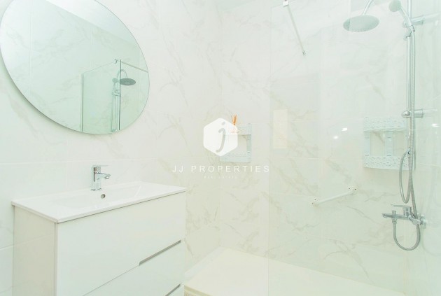 Resale - Apartment / flat -
Torrevieja - Playa del Cura