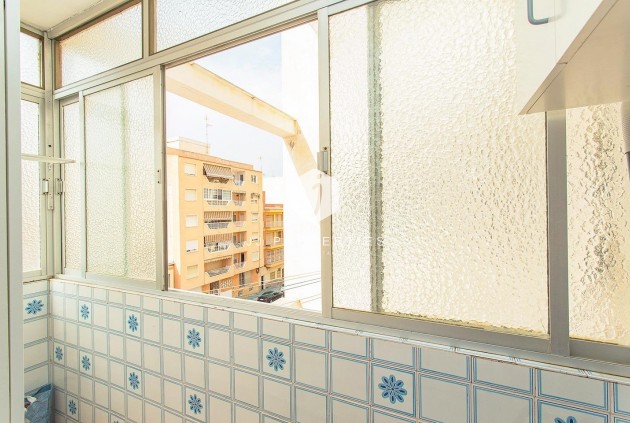 Resale - Apartment / flat -
Torrevieja - Playa del Cura