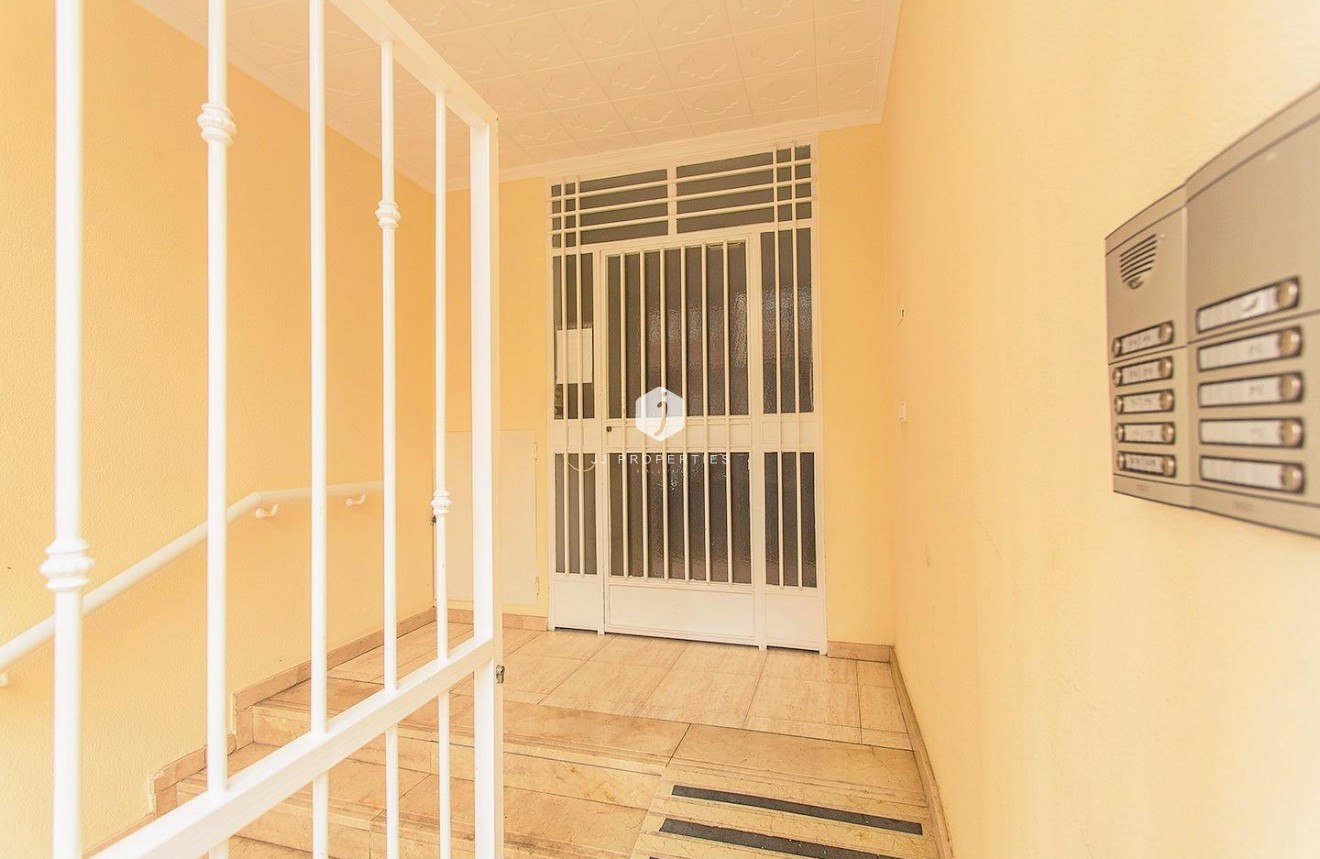 Resale - Apartment / flat -
Torrevieja - Playa del Cura