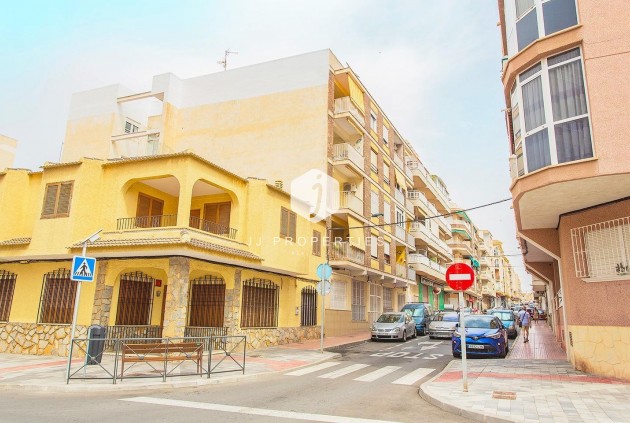 Resale - Apartment / flat -
Torrevieja - Playa del Cura