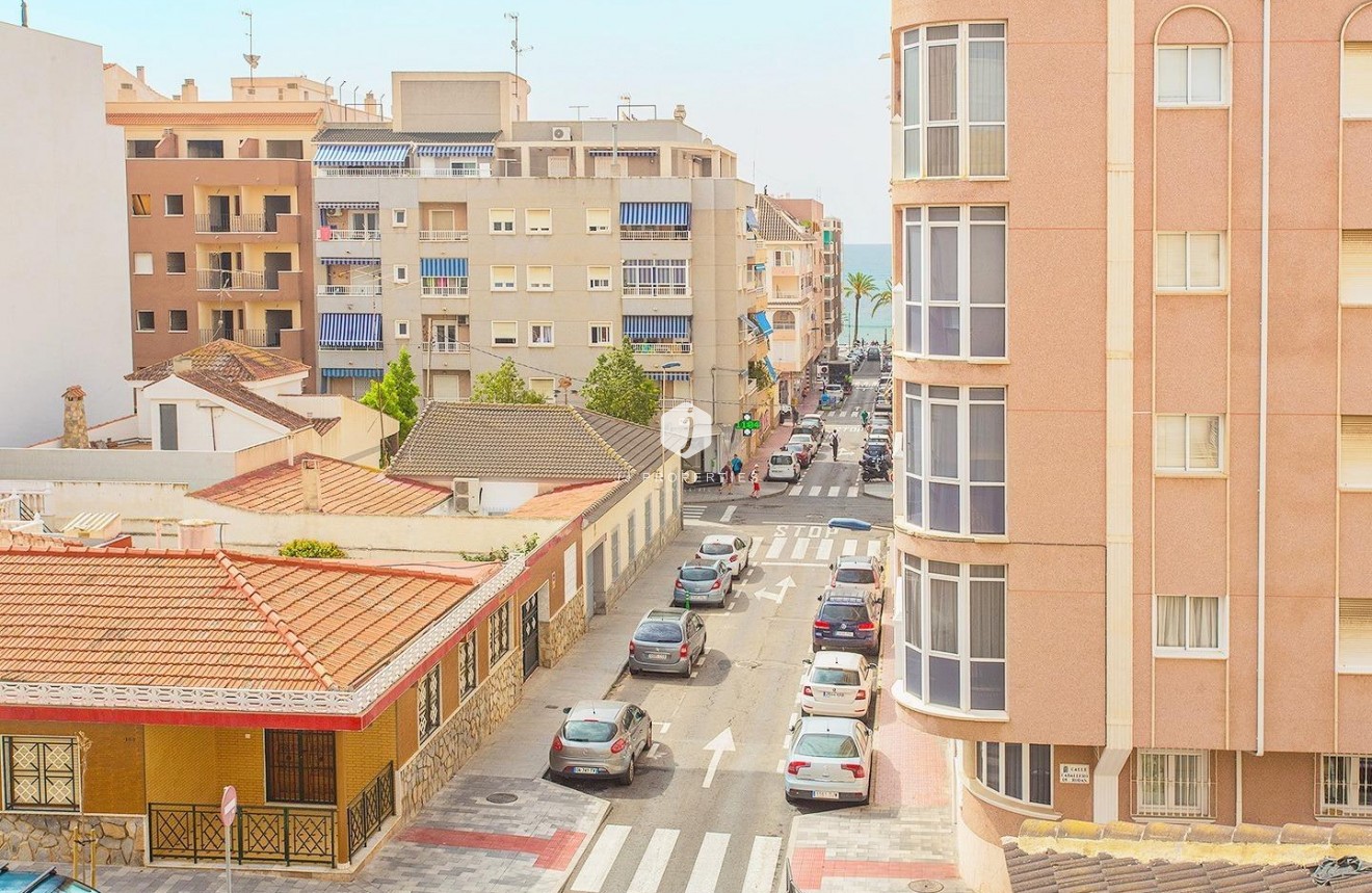 Resale - Apartment / flat -
Torrevieja - Playa del Cura