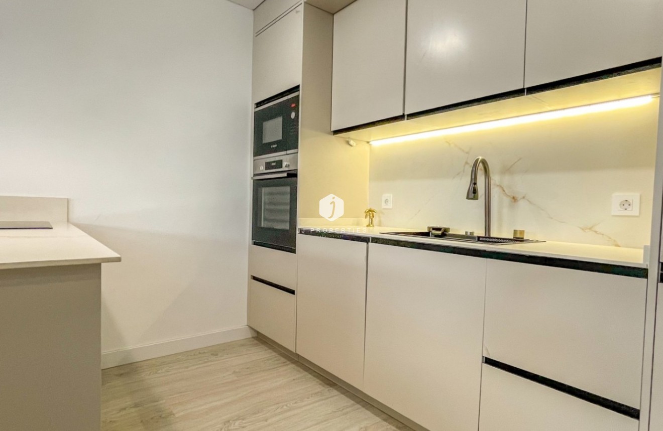 Resale - Apartment / flat -
Torrevieja - Costa Blanca