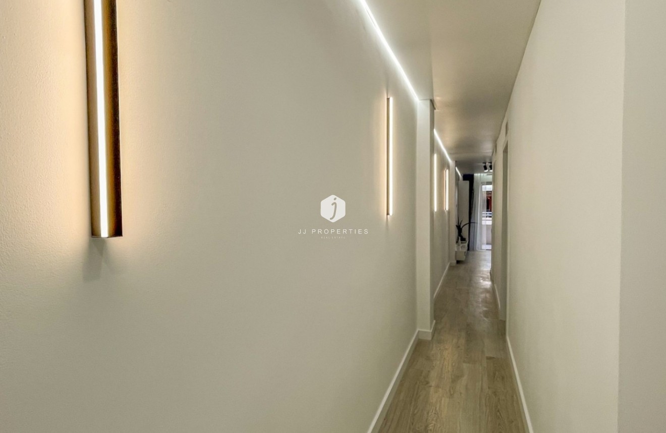 Resale - Apartment / flat -
Torrevieja - Costa Blanca