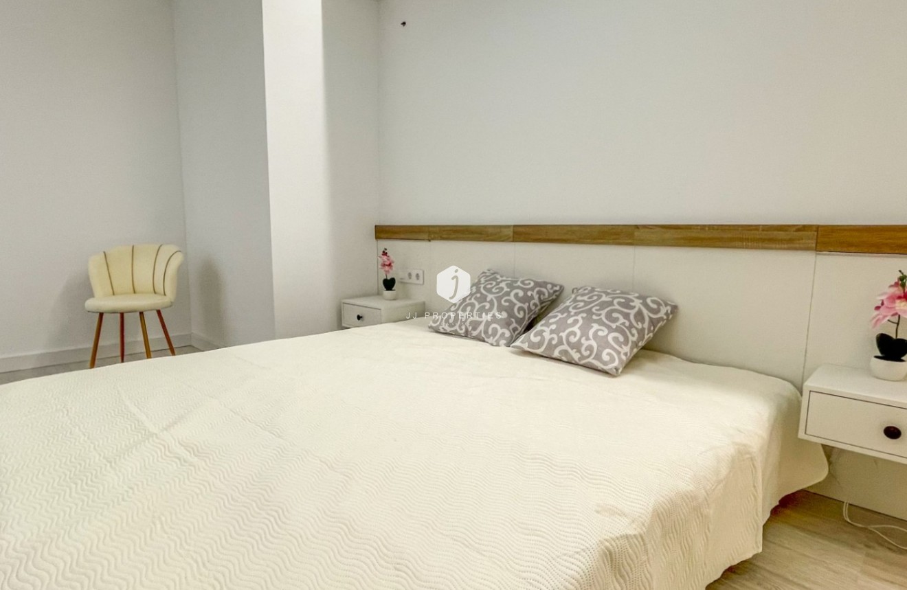 Resale - Apartment / flat -
Torrevieja - Costa Blanca