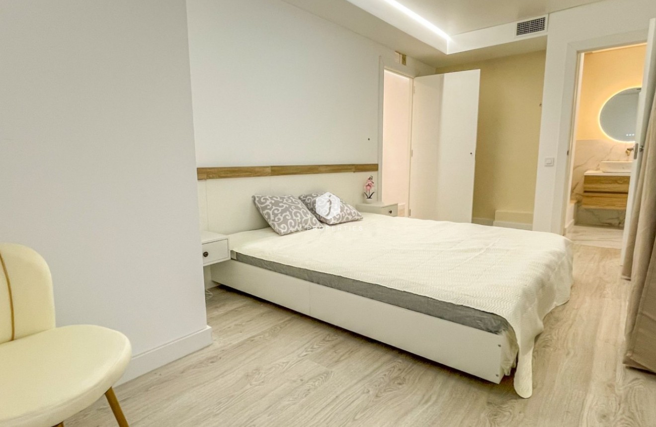 Resale - Apartment / flat -
Torrevieja - Costa Blanca