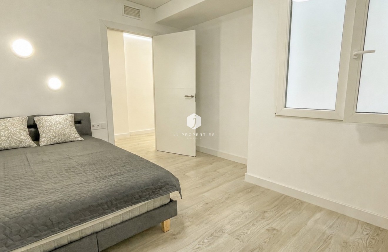 Resale - Apartment / flat -
Torrevieja - Costa Blanca