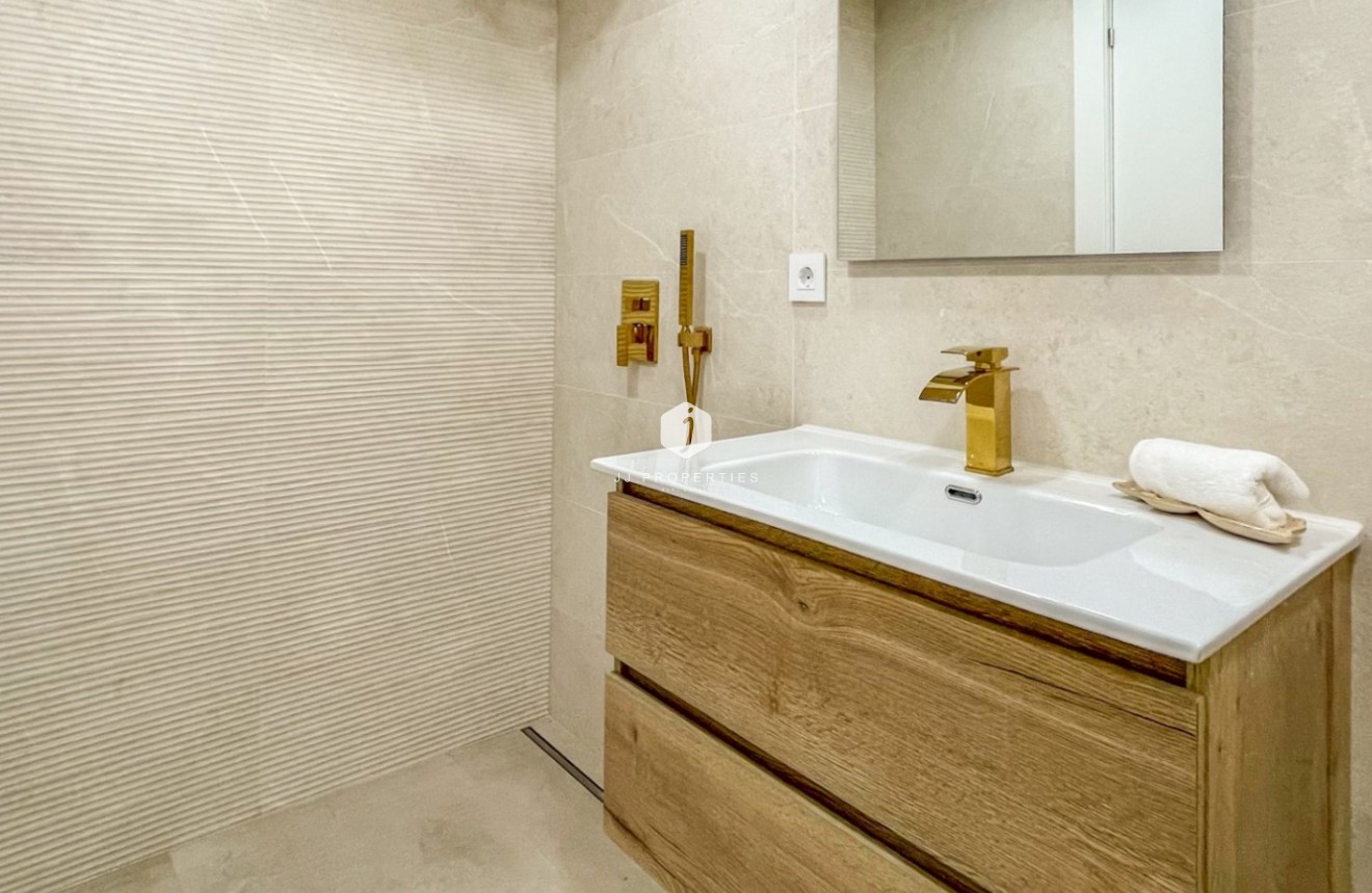 Resale - Apartment / flat -
Torrevieja - Costa Blanca
