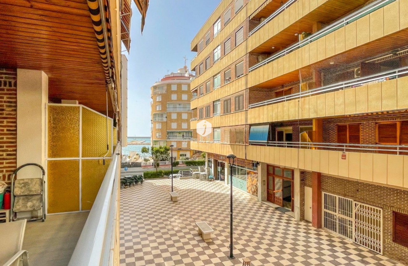 Resale - Apartment / flat -
Torrevieja - Costa Blanca