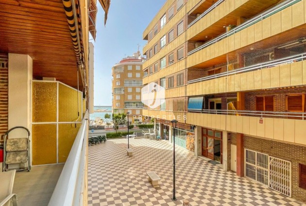 Resale - Apartment / flat -
Torrevieja - Costa Blanca