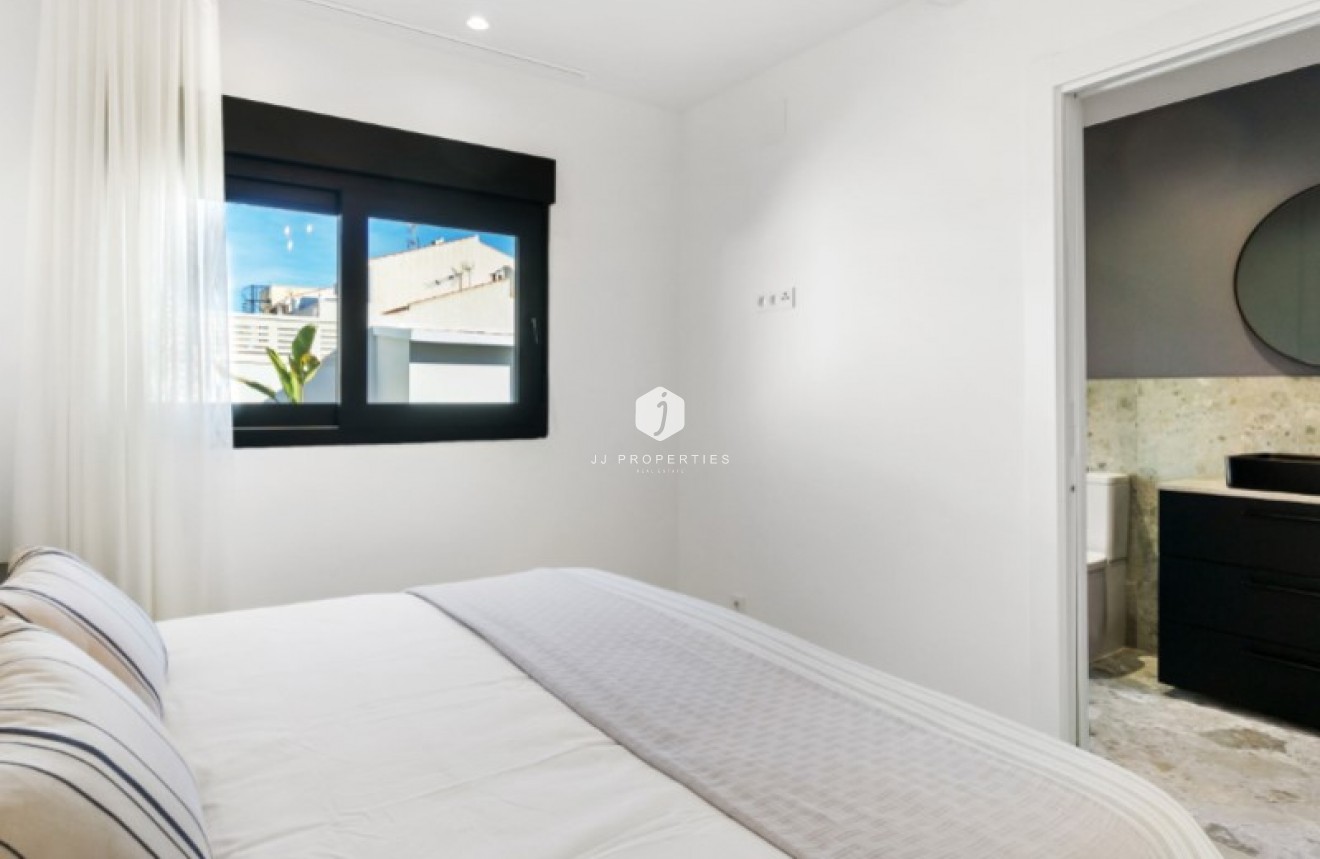 D'occasion - Villa -
Torrevieja - Costa Blanca
