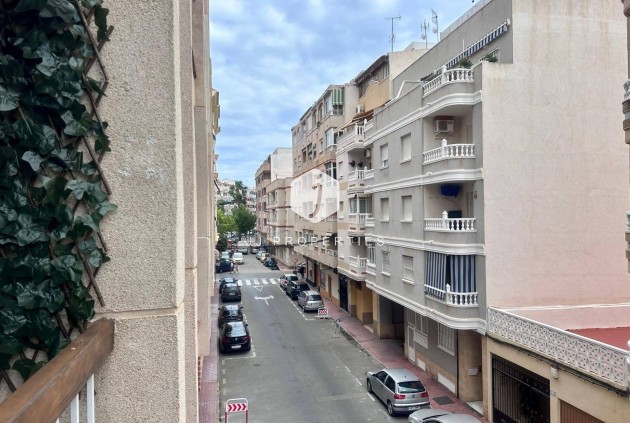 Aus zweiter Hand - Wohnung -
Torrevieja - Estacion de autobuses